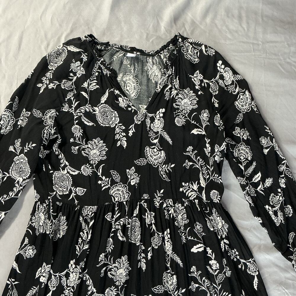 Old Navy Tiered Maxi Dress Size M Dark Cottagecore Floral Prairie Flowy Modest - Picture 14 of 15